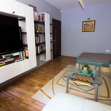 Modern Apartment In The Heart Of 비딘 외부 사진