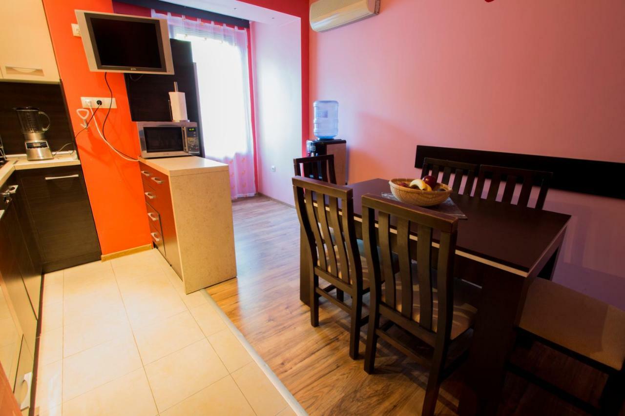 Modern Apartment In The Heart Of 비딘 외부 사진